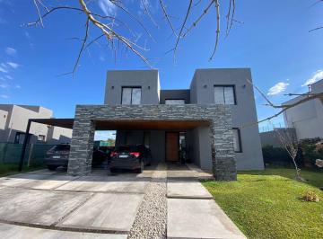 Casa · 346m² · 5 Ambientes · 2 Cocheras · Casa en Venta El Canton Barrios Islas a La Laguna 2593