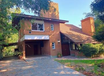 Casa · 182m² · 5 Ambientes · 1 Cochera · Casa Chalet en Venta en La Martona, Cañuelas, Resto de La Provincia