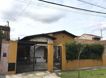 Casa · 170m² · 3 Ambientes · 1 Cochera · Chalet en Venta - Don Torcuato