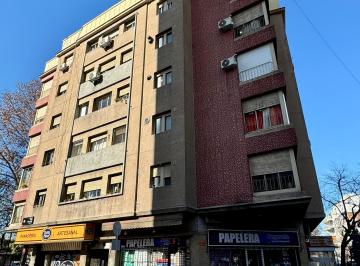Departamento de 3 ambientes, Villa del Parque · Amplio 3 Ambientes en Esquina.