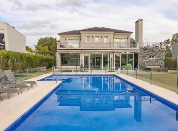 Casa · 350m² · 6 Ambientes · 4 Cocheras · Casa en Venta en Barrio Privado Terralagos, Canning
