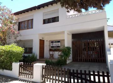 Casa · 106m² · 5 Ambientes · 2 Cocheras · Casa en San Bernardo del Tuyu