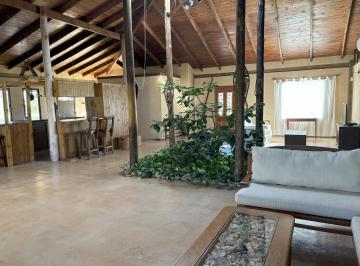 Casa · 400m² · 7 Ambientes · Casa en Venta o Alquiler en Chacras del Parana, Lima, Zarate
