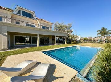 Casa · 409m² · 6 Ambientes · 4 Cocheras · Venta de Casa en Ayres Plaza - Oportunidad! Venta Inmedita por Viaje Al Exterior!