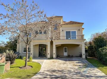 Casa · 409m² · 6 Ambientes · 4 Cocheras · Venta de Casa en Ayres Plaza - Oportunidad! Venta Inmedita por Viaje Al Exterior!