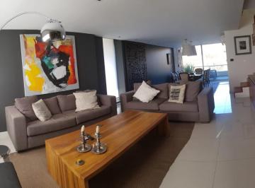 Departamento · 160m² · 3 Dormitorios · 2 Cocheras · Departamento en Roque Funes - Recibe Menor - Urca