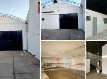 Bodega-Galpón · 200m² · 1 Ambiente · Galpón - Jardin