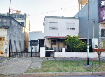 Casa · 160m² · 3 Ambientes · 1 Cochera · Casa - Jose Leon Suarez