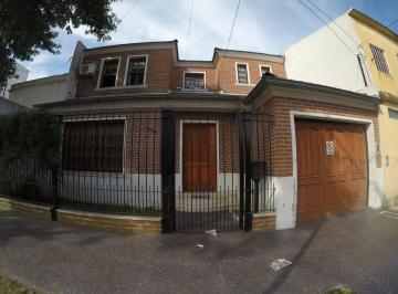 Casa · 210m² · 4 Ambientes · Casa - Villa Ballester