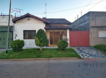 Casa · 100m² · 3 Ambientes · 4 Cocheras · Casa - Billinghurst