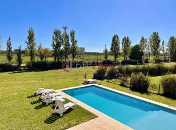 Casa · 440m² · 7 Ambientes · 8 Cocheras · Venta Casa 7 Amb, en Terravista, General Rodríguez
