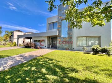 Casa · 275m² · 5 Ambientes · 6 Cocheras · Venta Casa 5amb con Fondo Al Agua, Terravista, Gral. Rodriguez