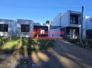 Foto1 · Venta de Casa de 3 Dorm. en Parque Burnett