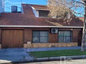 NHZ-NHZ-35_2 · Casa en Venta 4 Ambientes Apta Credito Hipotecario en Lomas de Zamora