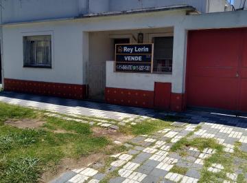 Casa de 3 ambientes, Lomas de Zamora · Clásico en 10 X 43 m.