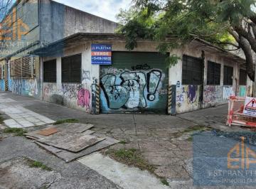 Bodega-Galpón · 223m² · 2 Cocheras · Galpón en Venta en Esquina 223 m² Villa Luzuriaga