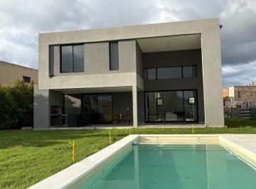 Casa · 227m² · 1 Cochera · Casa en Venta en San Matias - Area 1, San Matias, Escobar