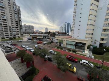 Departamento de 2 ambientes, Uruguay · Apto 1 1/2 Dorm - Islamar - Punta del Este