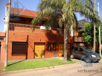 Casa · 175m² · 4 Ambientes · 1 Cochera · Chalet en Venta - 4 Amb. - Quincho y Pileta - Ramos Mejia