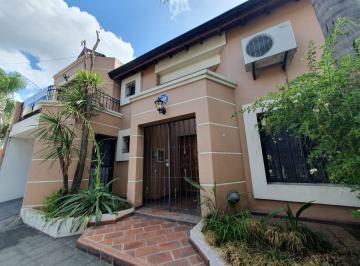 Casa · 197m² · 4 Ambientes · 1 Cochera · Casa en Venta en Escobar - ID 3032