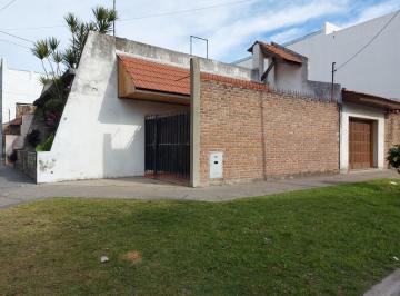 Casa de 4 ambientes, Tres de Febrero · Excelente Casa 4 Amb Apto 2 Familias