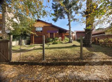 Casa · 140m² · 4 Ambientes · 1 Cochera · Casa en Barrio Residencial (San Rafael) Mar de Ajo