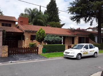 Casa · 130m² · 4 Ambientes · 2 Cocheras · Casa - Ciudad Evita
