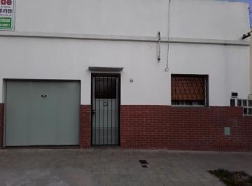 Casa · 82m² · 3 Ambientes · 1 Cochera · Casa - Tablada