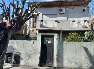 Casa · 287m² · 10 Ambientes · 1 Cochera · Casa en Lomas del Mirador