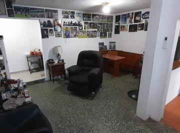 PH · 70m² · 3 Ambientes · Amplio PH Sin Expensas en Villa Madero de 3 Ambientes