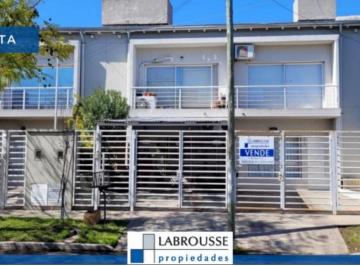 Casa · 95m² · 4 Ambientes · 1 Cochera · Duplex Procrear