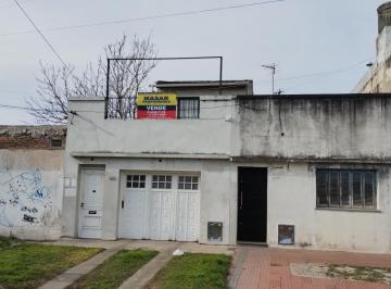 Casa · 105m² · 7 Ambientes · 1 Cochera · Casa Para Dos o Tres Familias