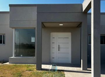 Casa de 5 ambientes, Presidente Perón · Casa. Venta. La Alameda. Canning. 3 Dorm. + Escritorio. a Estrenar.