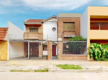Casa · 350m² · 7 Ambientes · 3 Cocheras · Casa en Venta en La Plata