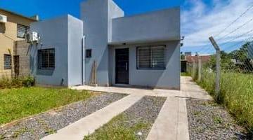 Casa de 3 ambientes, La Plata · Casa con 2 Habitaciones en Venta con 299 m² en Arturo Seguí. Apto Credito