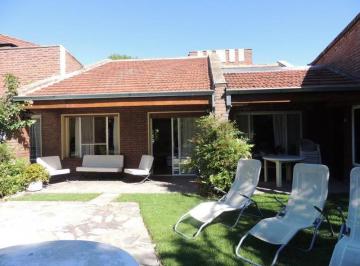 Casa · 223m² · 4 Ambientes · Lemos Negocios Inmobiliarios - Lni 556 - Casa en Venta Los Lagartos C. C