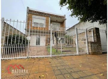 Casa · 200m² · 4 Ambientes · 2 Cocheras · Casa en Venta - Caseros