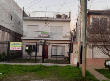 PH de 3 ambientes, Quilmes · PH 3 Ambientes con Entrada de Auto en Primer Piso por Escalera