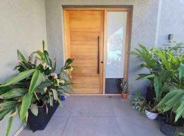 Casa de 6 ambientes, Pilar · Casa en Venta en Ayres Plaza 3 Dorm.