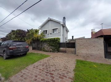 Casa de 3 ambientes, Almirante Brown · Casa Muy Buena Ubicacion y Construccion! Ambientes Amplios.