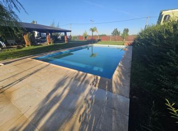 Casa · 75m² · 1 Ambiente · 4 Cocheras · Casa en Venta
