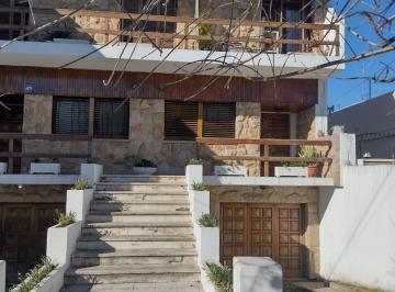 Casa de 4 ambientes, Morón · Amplio Tríplex con Fondo
