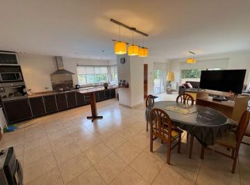 Casa · 147m² · 3 Ambientes · 1 Cochera · Venta de Casa 3 Ambientes en Sierra de Los Padres