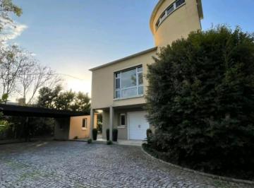 Casa · 500m² · 7 Ambientes · 5 Cocheras · Casa en Carmel C. C. Pilar Financiada!.
