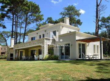 Foto1 · En Alquiler Casa de 4 Dorm., con Multiples Comodidades en Laguna Blanca.