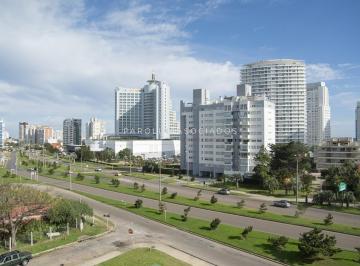 Foto1 · Apartamento de 2 Dorm. en Venta en Alexander Boulevard, Punta del Este.