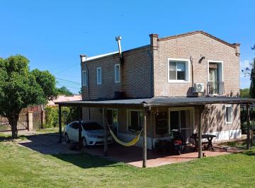 Casa · 186m² · 3 Dormitorios · 2 Cocheras · Casa en Victoria