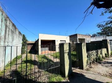 Casa · 337m² · 2 Dormitorios · 1 Cochera · Venta Casa 3 Amb en Paso del Rey Centro