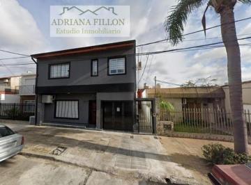 Casa · 200m² · 6 Ambientes · 1 Cochera · Casa en Venta 2 PH en Block. Ramos Mejia.