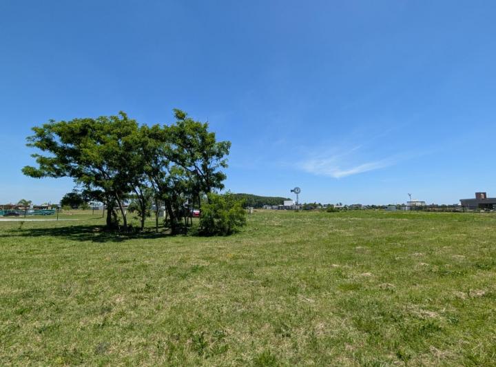 Terreno · 840m²